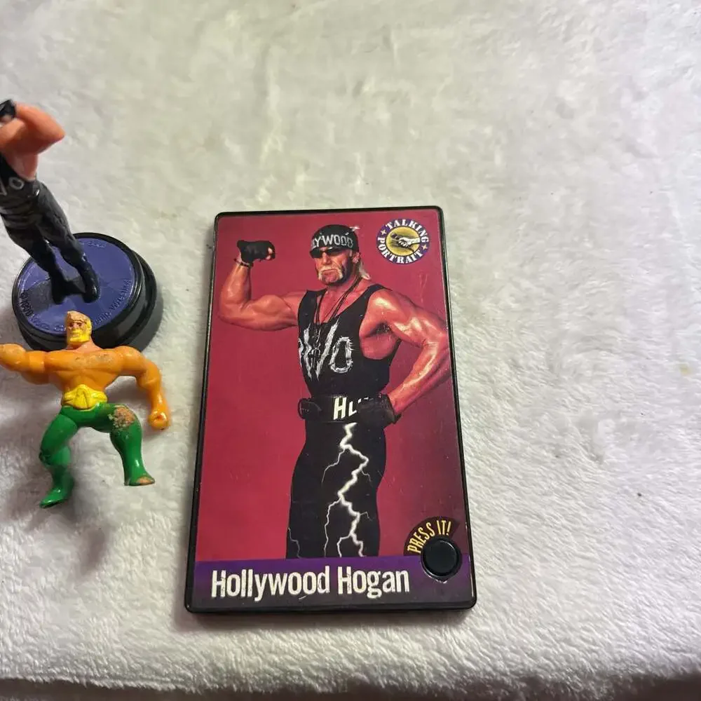 Vintage WWF WWE Hollywood Hulk Hogan NWO Talking Portrait Card